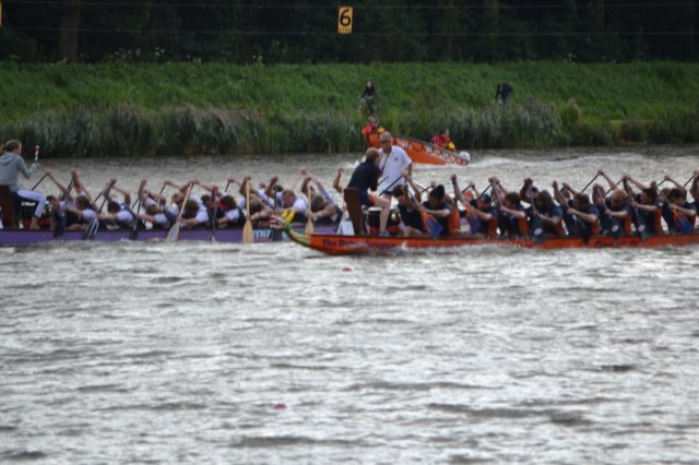 halvefinale1000mbijhetdrakenbootvaren.jpg